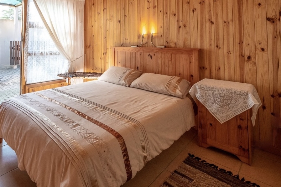 4 Bedroom Property for Sale in Herolds Bay Western Cape